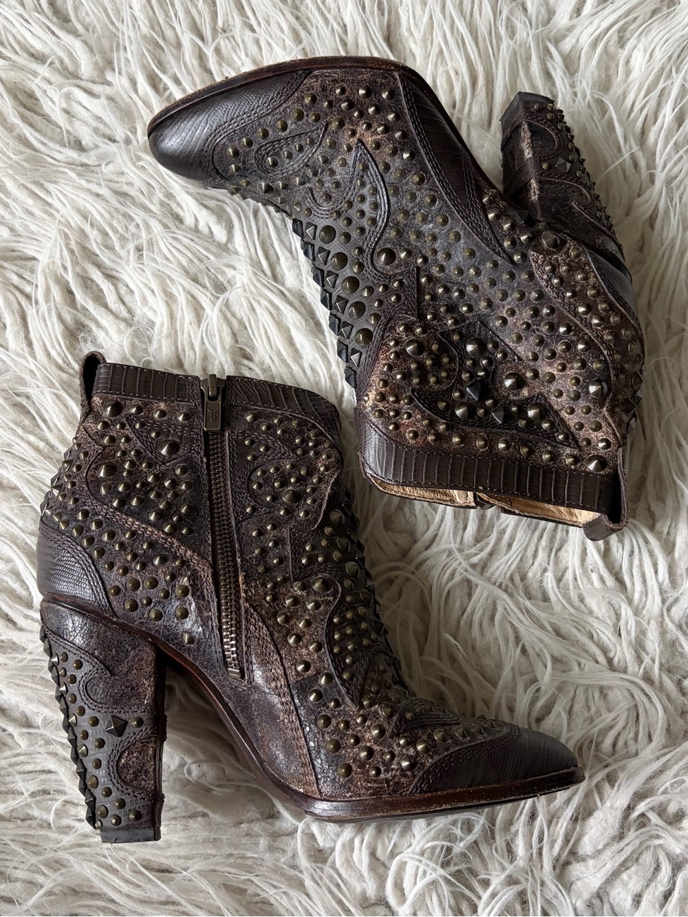 Frye Remy Deco Studded Leather Western Brown Heeled Ankle Booties Boots EUC 6.5 - Picture 2 of 11